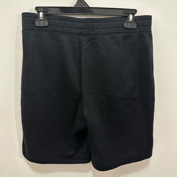 Hollister sweat shorts in Small - Picture 2 of 4
